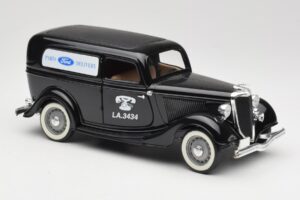 Ford Delivery Truck Ford Parts Melns Solido 1:18 8417 Metāls — attēls 6 no 8