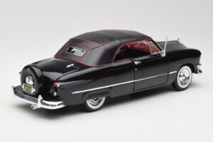 Ford Deluxe Kabriolets Melns Maisto 1:18 31681 Metāls — attēls 3 no 8