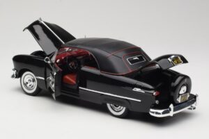Ford Deluxe Kabriolets Melns Maisto 1:18 31681 Metāls — attēls 5 no 8