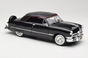 Ford Deluxe Kabriolets Melns Maisto 1:18 31681 Metāls — attēls 6 no 8