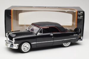Ford Deluxe Kabriolets Melns Maisto 1:18 31681 Metāls — attēls 8 no 8