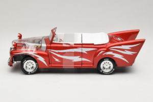 Ford De Luxe Kabriolets Greased Lightning Sarkans Joyride 1:18 33544 Metāls — attēls 3 no 5