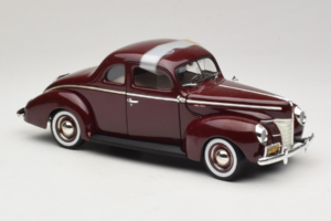 Ford Deluxe Coupe Tumšsarkans ERTL 1:18 7936 Metāls