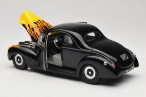 Ford Deluxe Hot Rod Melns Universal Hobbies 1:18 6002 Metāls — attēls 5 no 8