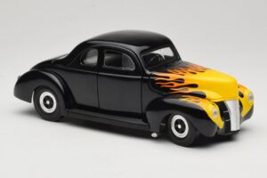 Ford Deluxe Hot Rod Melns Universal Hobbies 1:18 6002 Metāls — attēls 6 no 8