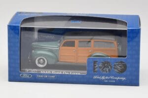 Ford Deluxe Woody Forest Zaļš Minichamps 1:43 FORD20002 Metāls — attēls 4 no 4