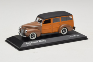 Ford DeLuxe Woody Station Wagon Brūns Minichamps 1:43 400082111 Metāls — attēls 2 no 4