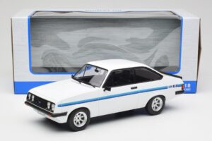 Ford Escort Mk2 RS 2000 Balts MCG 1:18 MCG18439 Metāls — attēls 6 no 6