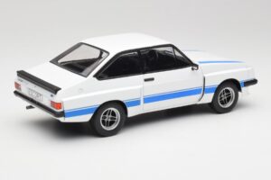 Ford Escort Mk2 RS 2000 X-Pack Diamond Balts & Zils Stripe MCG 1:18 MCG18350 Metāls — attēls 2 no 6