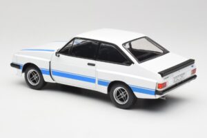 Ford Escort Mk2 RS 2000 X-Pack Diamond Balts & Zils Stripe MCG 1:18 MCG18350 Metāls — attēls 5 no 6