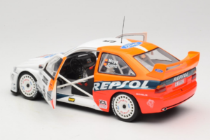 Ford Escort RS Cosworth Repsol #5 C. Sainz / L. Moya RAC Rally 1997 UT Models 1:18 39750 Metāls — attēls 5 no 8