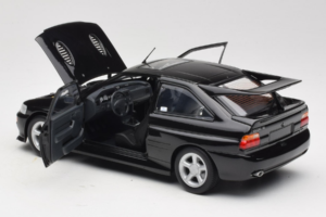 Ford Escort RS Cosworth Black Metallic Minichamps 1:18 150089020 Metāls — attēls 5 no 8