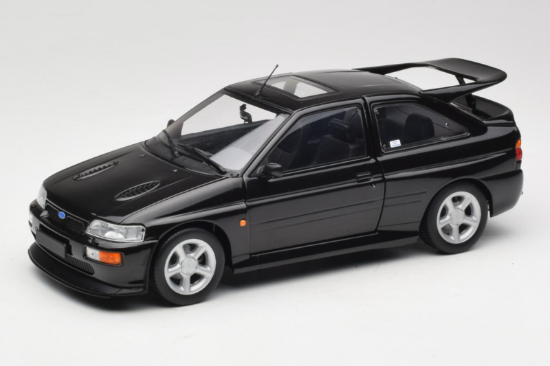 Ford Escort RS Cosworth Black Metallic Minichamps 1:18 150089020 Metāls