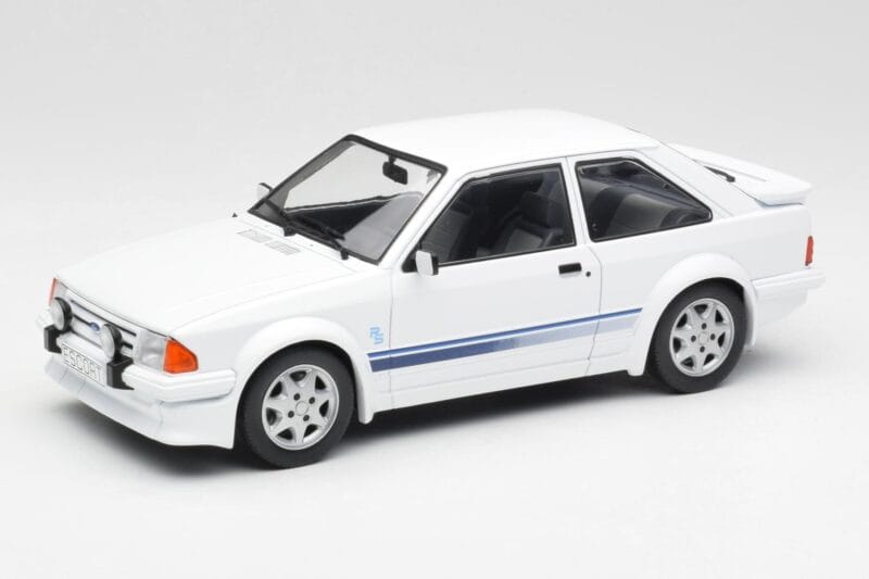 Ford Escort RS Turbo Balts MCG 1:18 MCG18419 Metāls