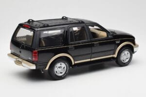 Ford Expedition Eddie Bauer Melns UT Models 1:18 22710 Metāls — attēls 2 no 7