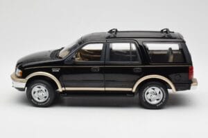 Ford Expedition Eddie Bauer Melns UT Models 1:18 22710 Metāls — attēls 5 no 7