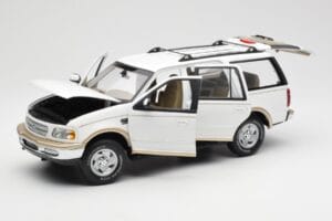 Ford Expedition Eddie Bauer Balts UT Models 1:18 22712 Metāls — attēls 2 no 8