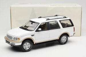 Ford Expedition Eddie Bauer Balts UT Models 1:18 22712 Metāls — attēls 8 no 8