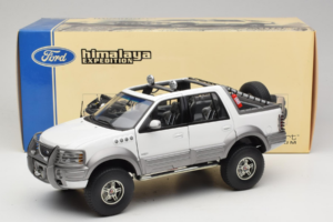 Ford Expedition Himalaya White AUTOart 1:18 72781 Metāls — attēls 8 no 8