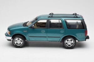 Ford Expedition XLT Zaļš Metaliks UT Models 1:18 22717 Metāls — attēls 4 no 8