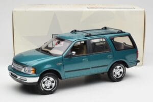 Ford Expedition XLT Zaļš Metaliks UT Models 1:18 22717 Metāls — attēls 8 no 8