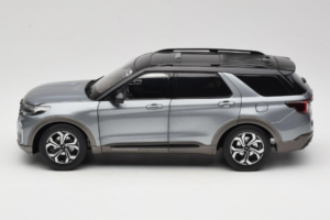 Ford Explorer Pelēks OEM 1:18 FORD2020 Metāls — attēls 4 no 8