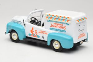 Ford F-1 Howard Johnson's Ice Cream Road Signature 1:18 92229 Metāls — attēls 5 no 6
