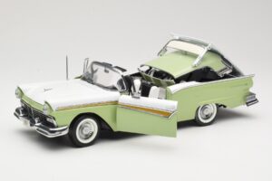 Ford Fairlane Skyliner Zaļš & Balts Sun Star 1:18 FORD003 Metāls — attēls 2 no 9