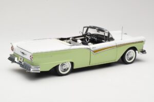 Ford Fairlane Skyliner Zaļš & Balts Sun Star 1:18 FORD003 Metāls — attēls 4 no 9