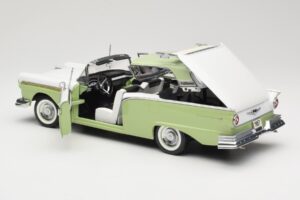 Ford Fairlane Skyliner Zaļš & Balts Sun Star 1:18 FORD003 Metāls — attēls 6 no 9