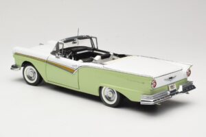 Ford Fairlane Skyliner Zaļš & Balts Sun Star 1:18 FORD003 Metāls — attēls 8 no 9