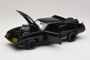 Ford Falcon XB Interceptor Mad Max 2 The Road Warrior AUTOart 1:18 72745 Metāls — attēls 2 no 8