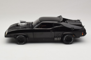 Ford Falcon XB Interceptor Mad Max 2 The Road Warrior AUTOart 1:18 72745 Metāls — attēls 4 no 8