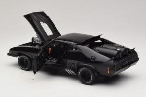 Ford Falcon XB Interceptor Mad Max 2 The Road Warrior AUTOart 1:18 72745 Metāls — attēls 5 no 8