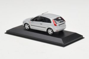 Ford Fiesta Mk5 2-Door Sudrabs Minichamps 1:43 FIESTA003 Metāls — attēls 3 no 4