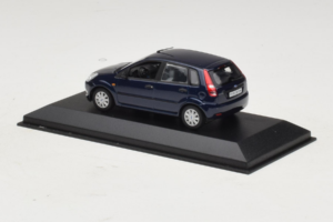 Ford Fiesta Mk5 4-Door Tumši Zils Minichamps 1:43 FIESTA001 Metāls — attēls 3 no 4