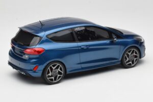 Ford Fiesta Mk8 ST Zils DNA 1:18 DNA000092 Sveķi — attēls 2 no 6