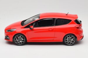 Ford Fiesta Mk8 ST Sarkans DNA 1:18 DNA000093 Sveķi — attēls 3 no 6