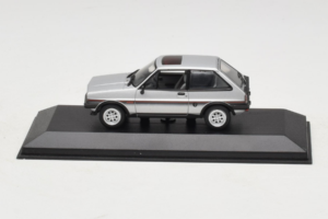 Ford Fiesta XR2 Sudrabs Minichamps 1:43 400085160 Metāls