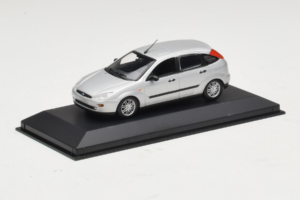 Ford Focus Mk1 Sudrabs Minichamps 1:43 FOCUS006 Metāls — attēls 2 no 4