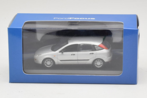 Ford Focus Mk1 Sudrabs Minichamps 1:43 FOCUS006 Metāls — attēls 4 no 4