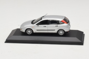 Ford Focus Mk1 Sudrabs Minichamps 1:43 FOCUS006 Metāls