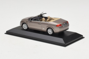 Ford Focus Mk2 CC Pelēks Minichamps 1:43 FORD005 Metāls — attēls 3 no 4