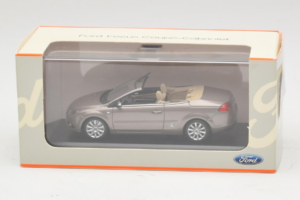 Ford Focus Mk2 CC Pelēks Minichamps 1:43 FORD005 Metāls — attēls 4 no 4