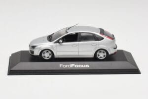 Ford Focus Mk2 Moondust Sudrabs Minichamps 1:43 FOCUS002 Metāls