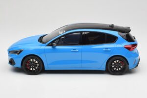 Ford Focus ST Edition Mk4 Azure Blue Otto 1:18 OT1186 Sveķi — attēls 3 no 6