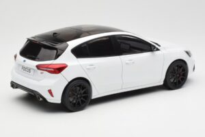 Ford Focus ST Mk4 Frozen Balts MCG 1:18 MCG18453 Metāls — attēls 2 no 6