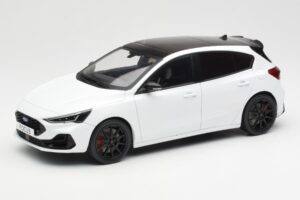 Ford Focus ST Mk4 Frozen Balts MCG 1:18 MCG18453 Metāls