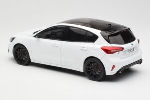 Ford Focus ST Mk4 Frozen Balts MCG 1:18 MCG18453 Metāls — attēls 5 no 6