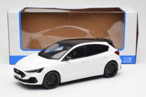 Ford Focus ST Mk4 Frozen Balts MCG 1:18 MCG18453 Metāls — attēls 6 no 6